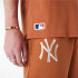 Camiseta New Era League Essentials Oversized New York Yankees Marrón Unisex