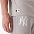 Camiseta New Era League Essentials Oversized New York Yankees Beige Unisex