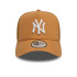 Gorra New York Yankees League New Era Essential 9FORTY A-Frame Trucker Beige