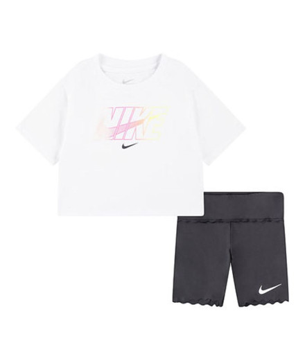 Conjunto Nike Nkg Swoosh Motion Bike Short Infantil Gris...